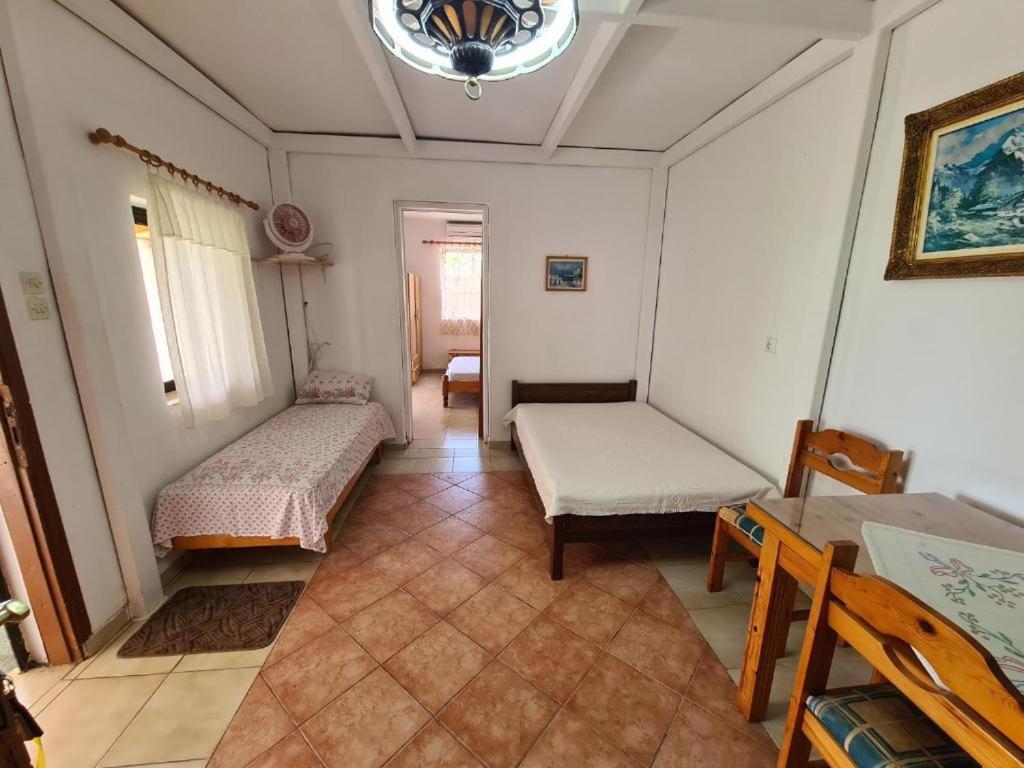 Το Κτήμα Της Ελιάς Του Τάκη Guest House Paralia Demonias Exterior photo